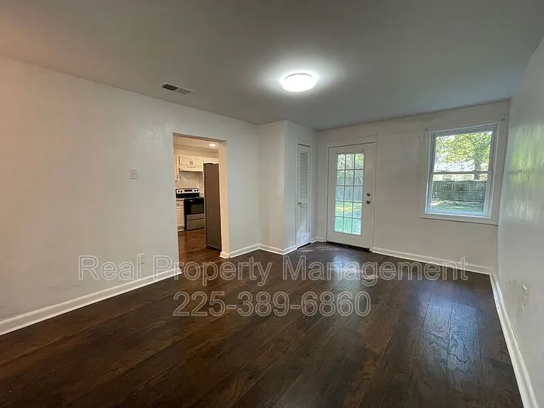 9642 Lewis St — Photo 8