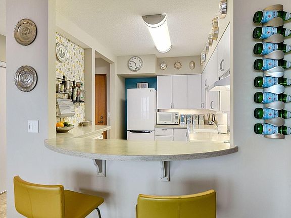 4th image of 1425 28th St W #619