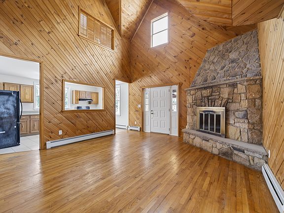 Great room with vaulted ceilings