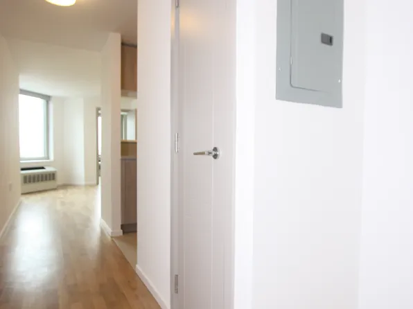 497 Saint Mark's Avenue image 7 of 13