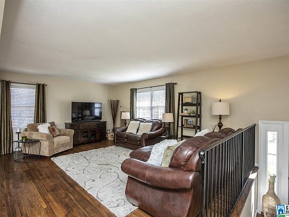 4th image of 1132 Regent Dr