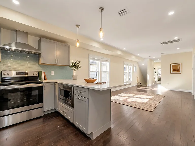 43 Wright Ave #4 — Photo 7
