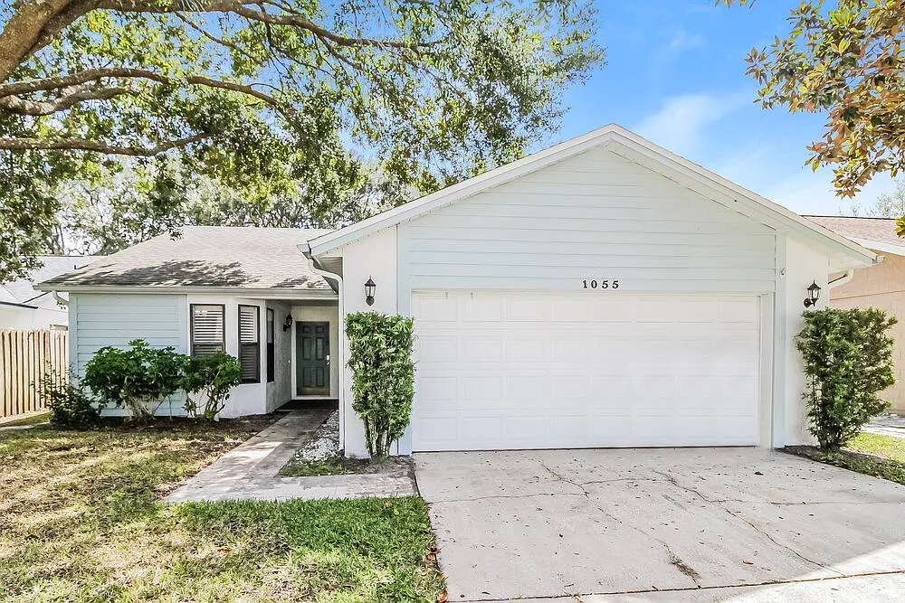 3 bed, 2.0 bath, 1357 sqft, $3,200 — Photo 1