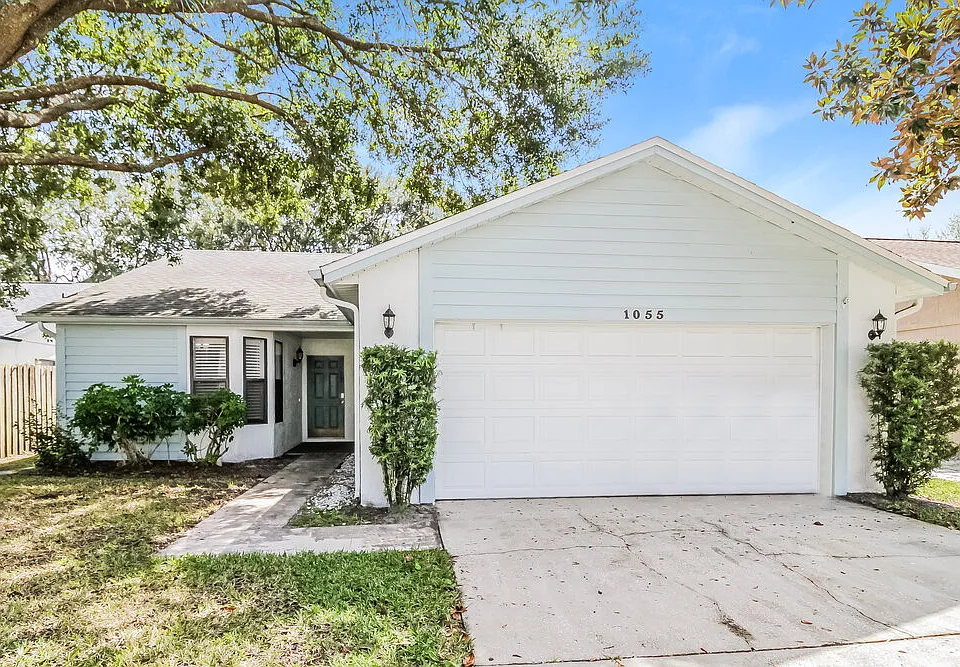 1055 Alpug Ave