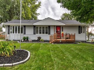 8031 Pilmer Dr, Des Moines, IA 50320