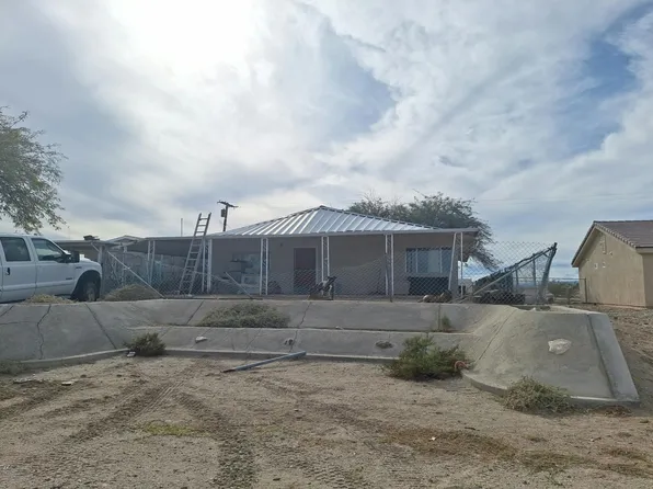 2487 Pine Ave, Thermal, CA 92274