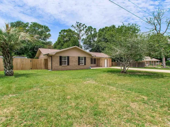 5435 Lucy Ln, Milton, FL 32570