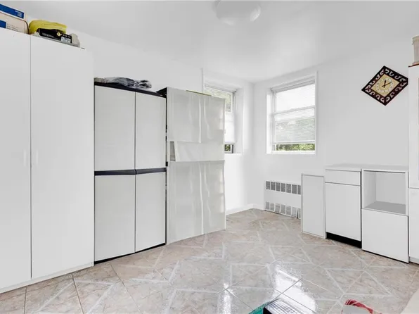 2580 Ocean Parkway image 15 of 19