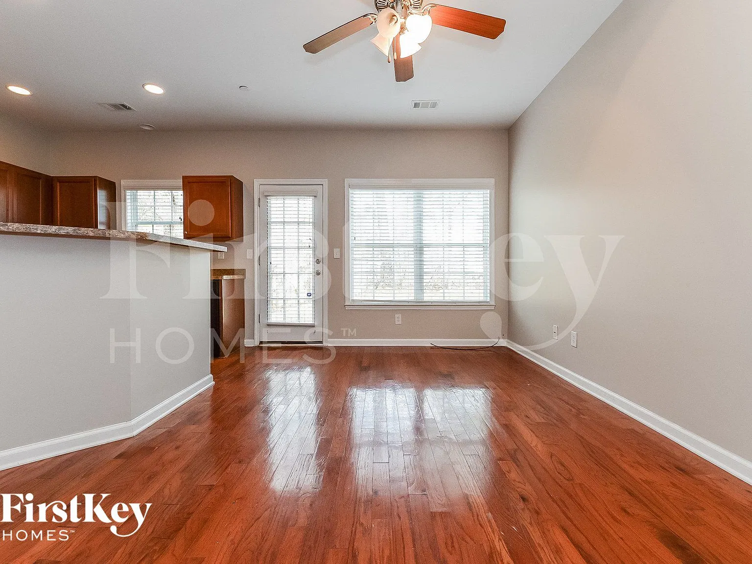 3 bed, 2.5 bath, 2030 sqft, $2,065 — Photo 2