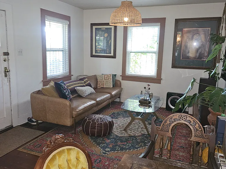 61 Newton St — Photo 8