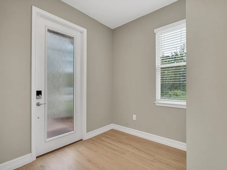 2217 6th St E — Photo 19