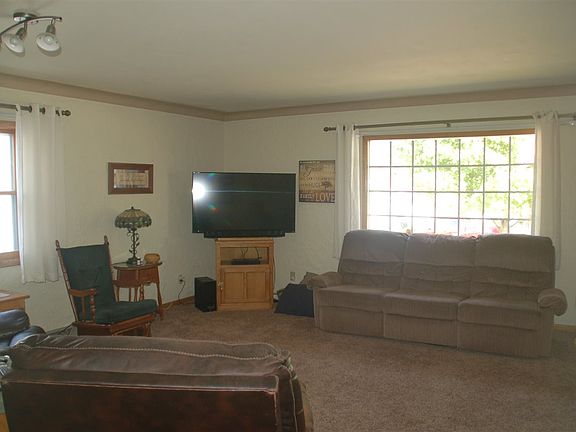 3rd image of 112 8th Ave SE