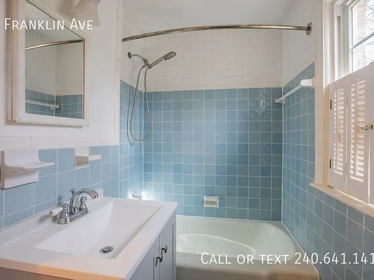 8 Franklin Ave — Photo 27