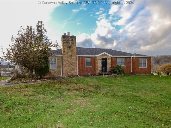 5210 Nightingale Ln, Cross Lanes, WV 25313