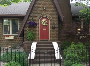 706 W Main St, Carmi, IL 62821