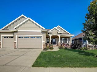1018 Waterford Ln, Waunakee, WI 53597