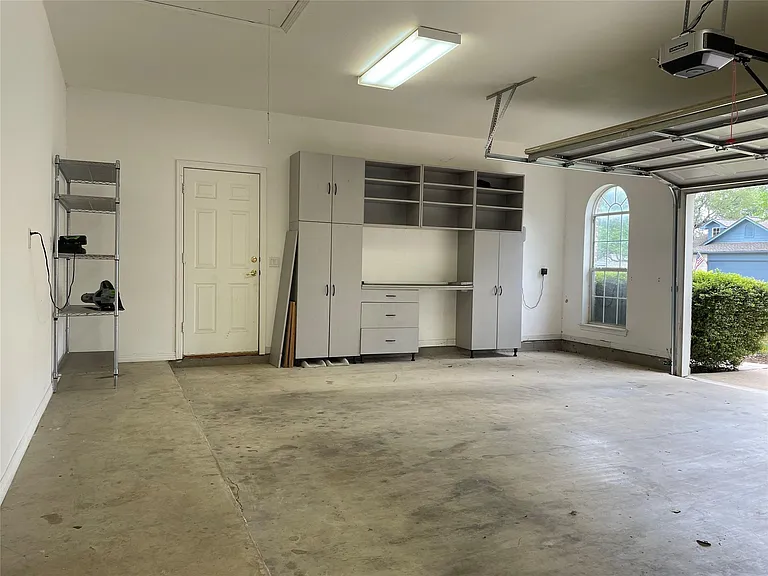 120 W Brazos Dr — Photo 15