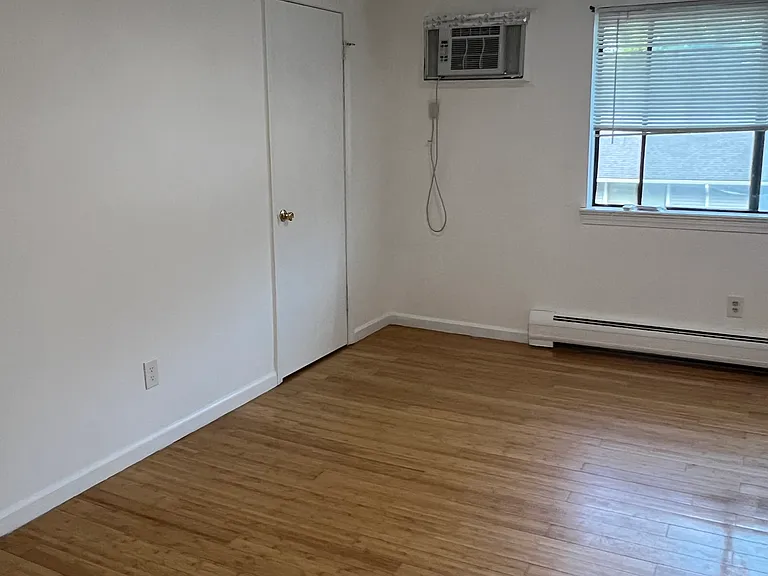 294 Meridian St — Photo 12