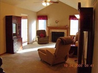 2012 SW Crest Dr, Topeka, KS 66604