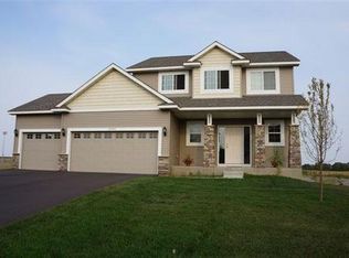 900 Forest Edge Dr, Jordan, MN 55352