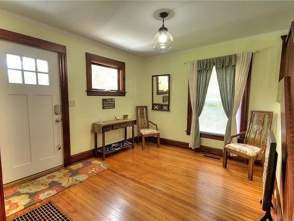 3rd image of 11 Shirley St