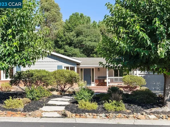 1074 Laurel Dr, Lafayette, CA 94549