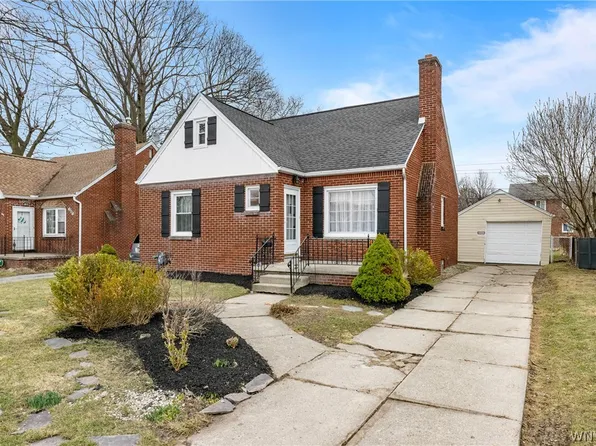 123 Columbia Pkwy, West Seneca, NY 14224