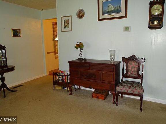 3rd image of 207 Greenview Ave
