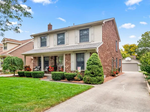 1734 Robindale St, Dearborn, MI 48128