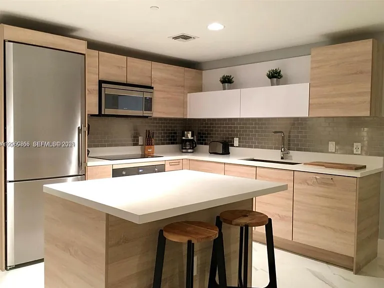 16385 Biscayne Blvd #1818 — Photo 11