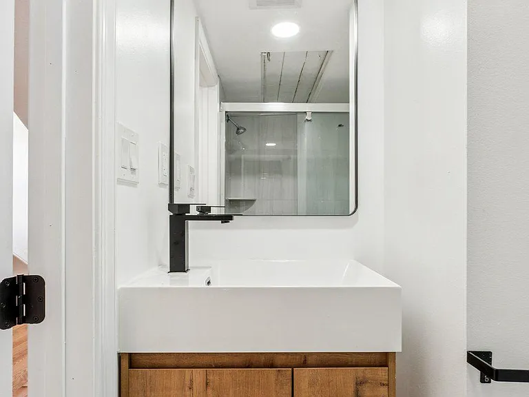 1223 Spruce St #3F — Photo 36