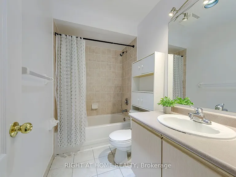 38 Fairview Rd W #38 — Photo 37