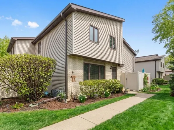 270 E Woodlawn Rd #270, New Lenox, IL 60451