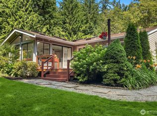 11471 Kallgren Road NE, Bainbridge Island, WA 98110
