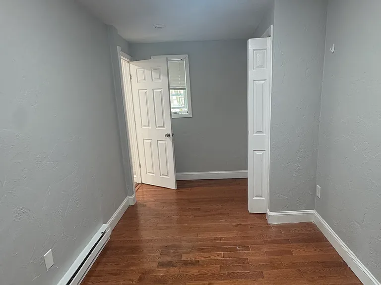 202 Lexington St #2 — Photo 8