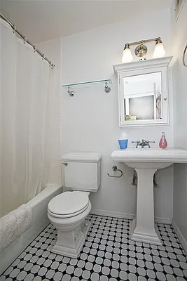 Sold by R New York | media 21