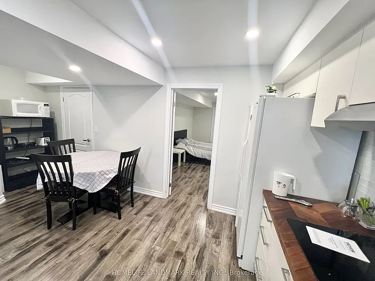 18 Fountain Ct — Photo 5