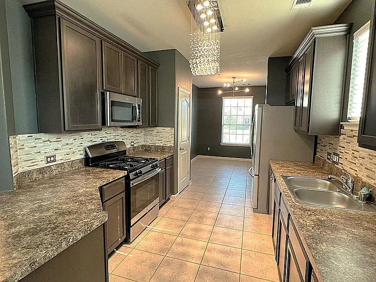 15631 Marble Bluff Ln — Photo 6