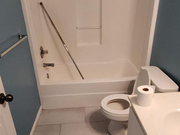Upstairs bathroom 2