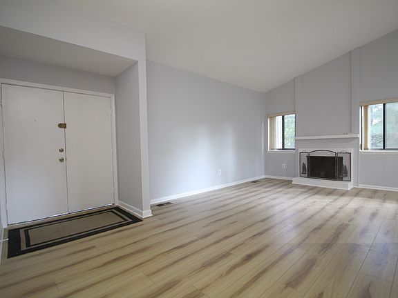 5th image of 5344 Jennifer Dr