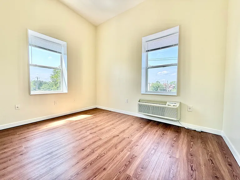 241-55 S 49th St #412 — Photo 9
