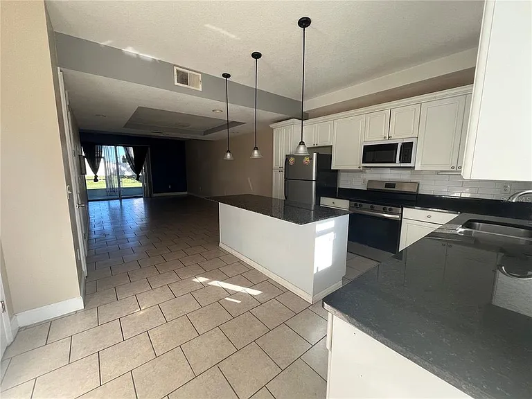 2013 Grand Oak Dr — Photo 5