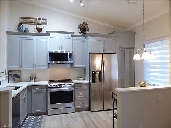 2nd image of 6655 Huntington Lakes Cir APT 201