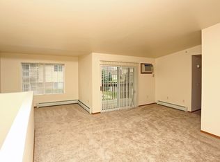 39 Cherry Park Ct APT 15, Oshkosh, WI 54902