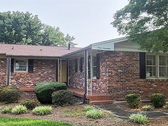 2nd image of 3017 Imperial Dr