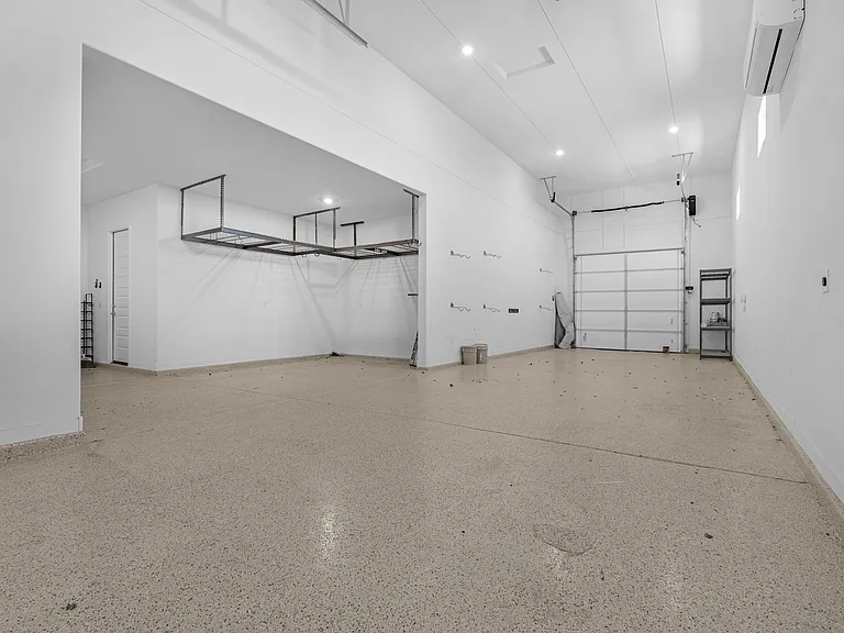 20132 W Catalina Dr — Photo 33