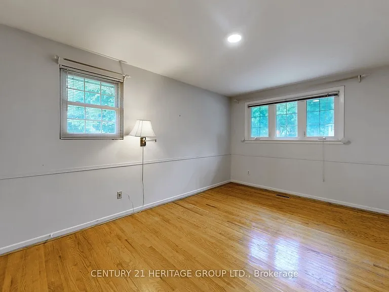 1 Dunsinane Dr — Photo 17