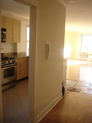 Rented by Stonehenge NYC LLC | media 39