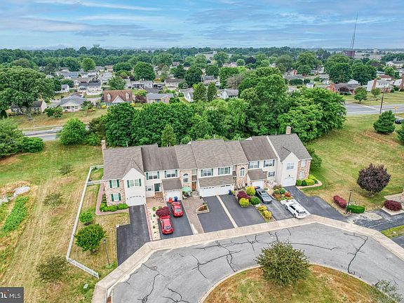 3rd image of 124 Littondale Ct