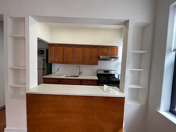 3rd image of 3076 36th St APT 1